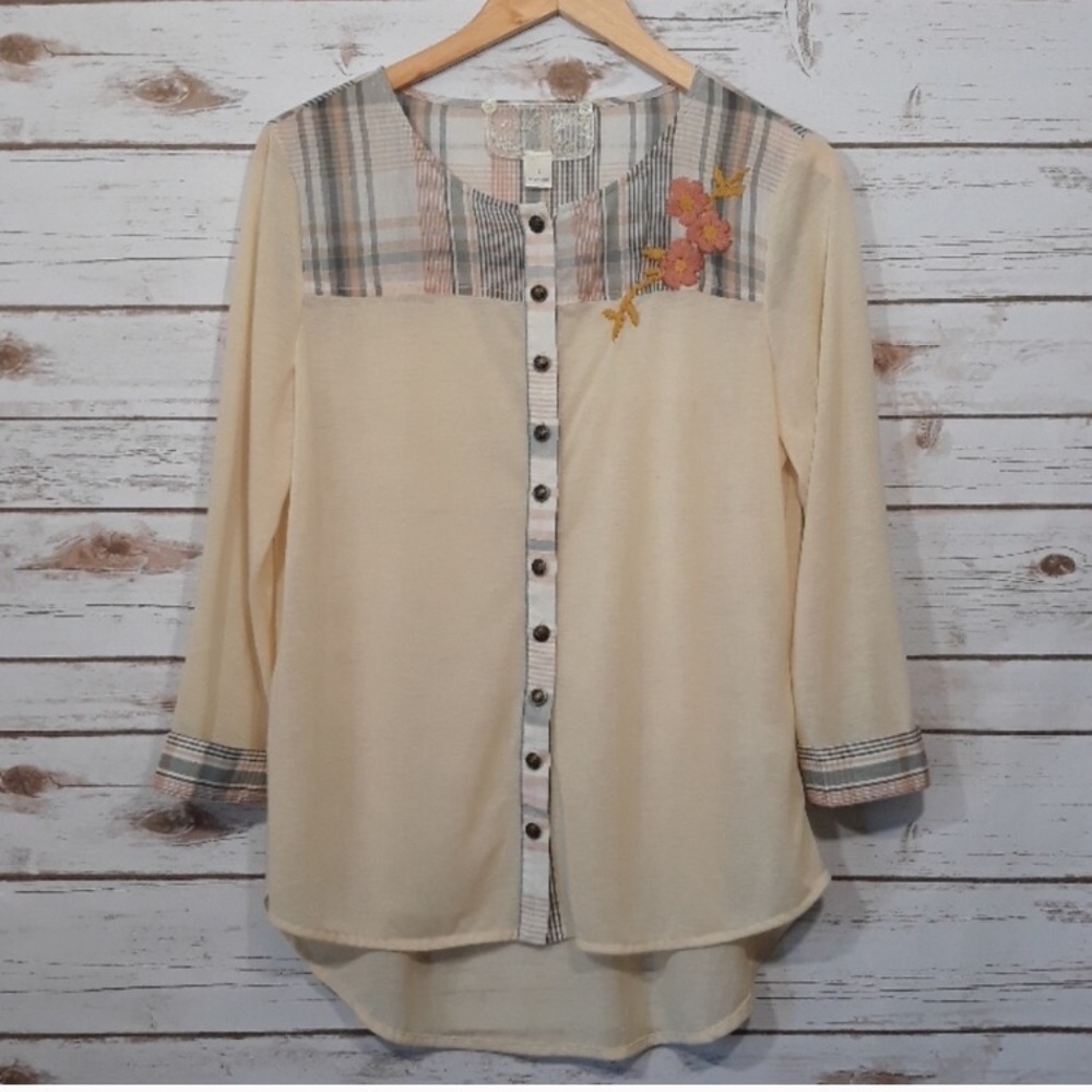 Anthropologie | Nic & Mo embroidered button up top